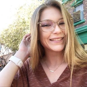 Meet your Posher, Kayla